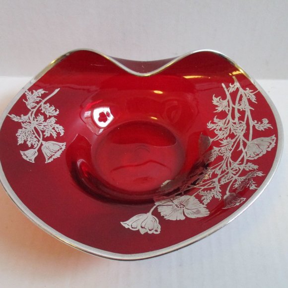 *Vibrant Vintage Red Glass Dish Swirl Foldover with Silver Leaf Overlay - Picture 2 of 8